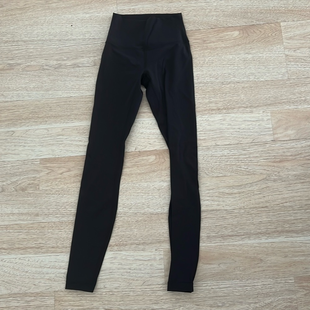 Wunder Under Black 28”